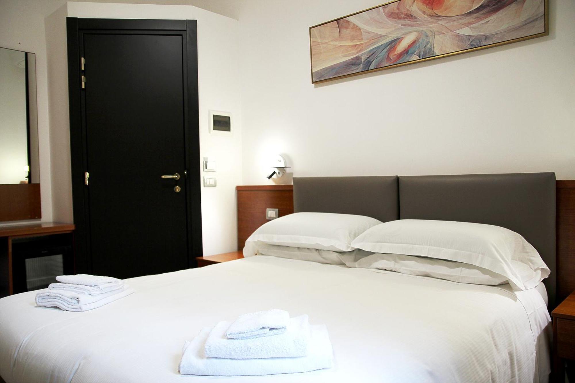 Joyful Guest House Roma Esterno foto